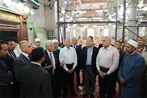 مستشار الرئيس ومحافظ القاهرة يتفقدان مسجد السلطان أبو العلا