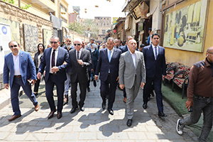 مستشار الرئيس ومحافظ القاهرة يتفقدان منطقة القاهرة التاريخية لإحياء مكانتها السياحية