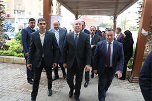 محافظ القاهرة يفتتح معرضًا للحرف التراثية واليدوية بسوق الفسطاط